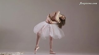 Russian Ballerina Ksyuha Zavituha Loves To Dance Fully Naked